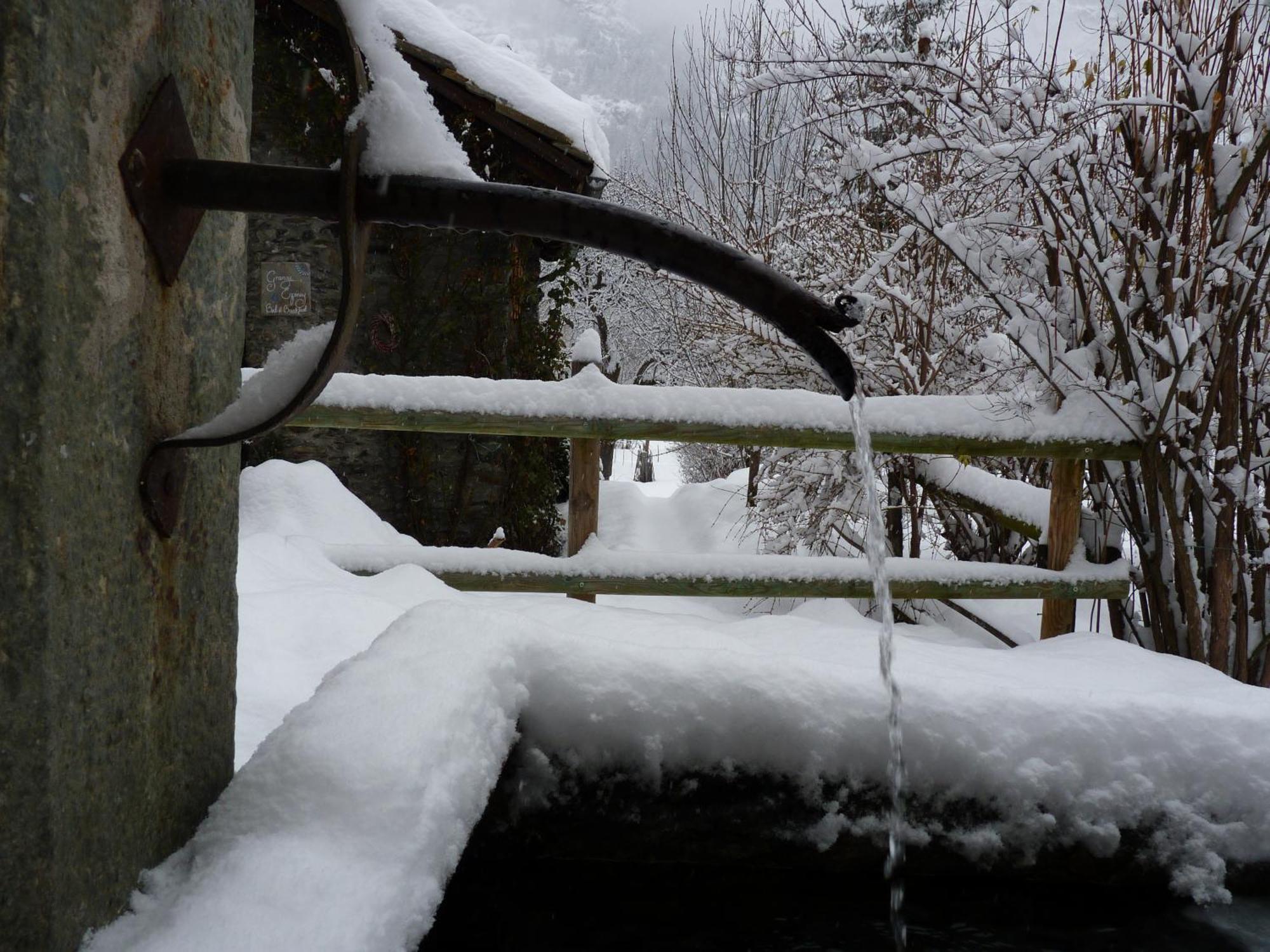 Grange Epiney Bed E Breakfast Panzió La Salle Kültér fotó