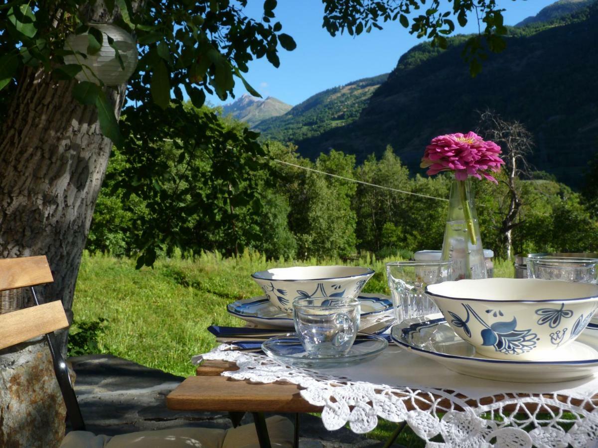 Grange Epiney Bed E Breakfast Panzió La Salle Kültér fotó