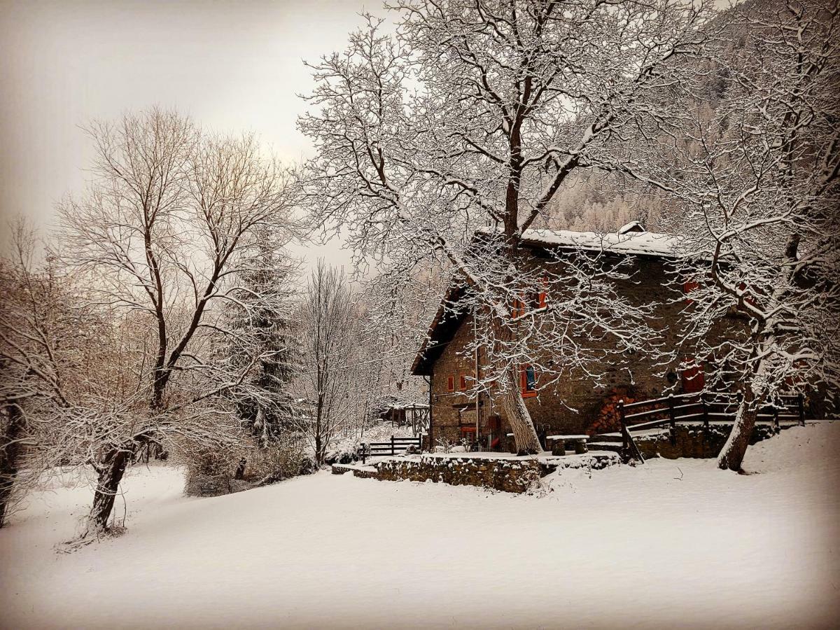 Grange Epiney Bed E Breakfast Panzió La Salle Kültér fotó